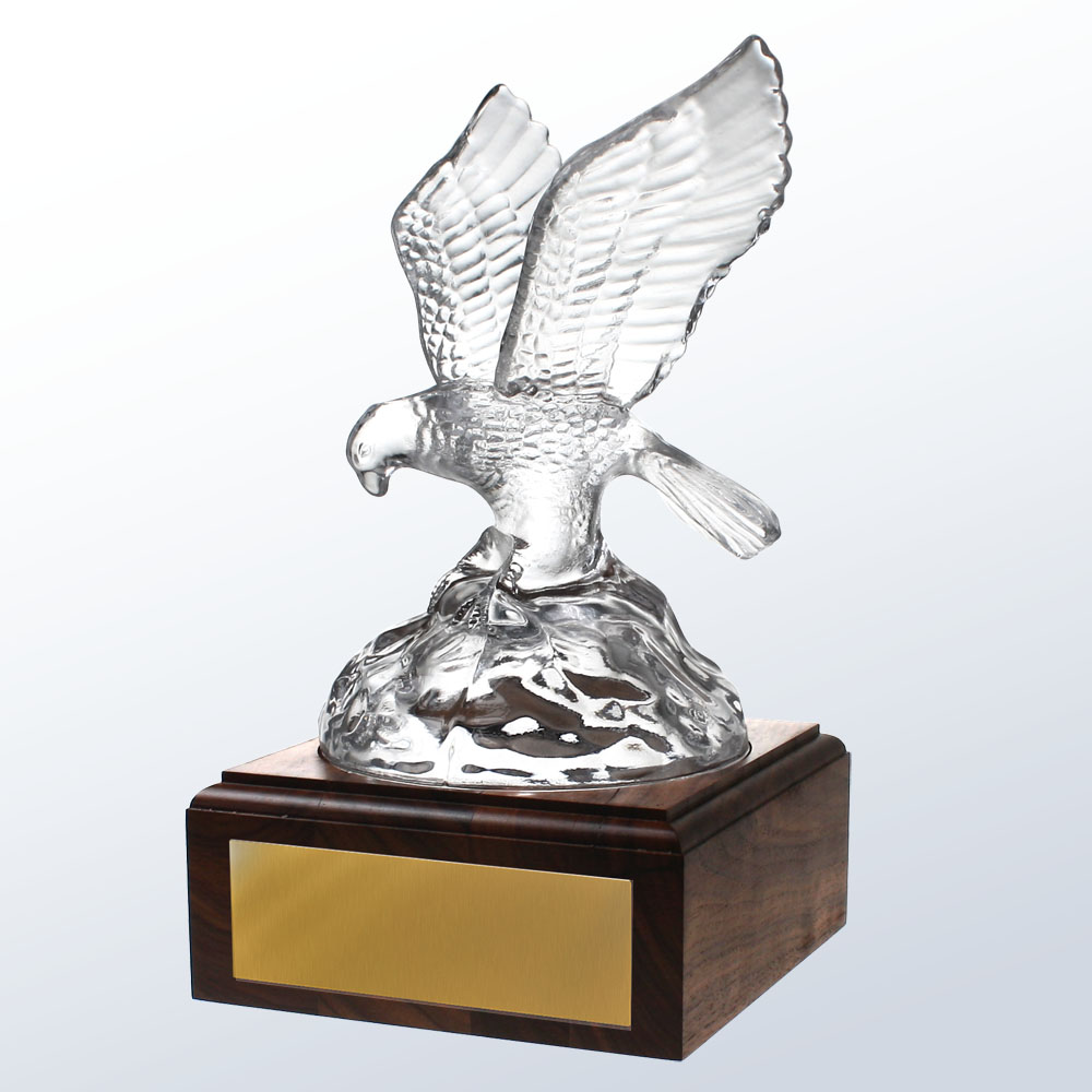 Laser-etched Soaring Eagle - Black Crystal Base Laser-etched Soaring Eagle - Black Crystal Base