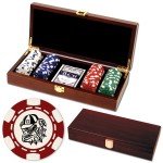 100 Foil Stamped poker chips in wooden Mahogany case - 6 Stripe design with Logo