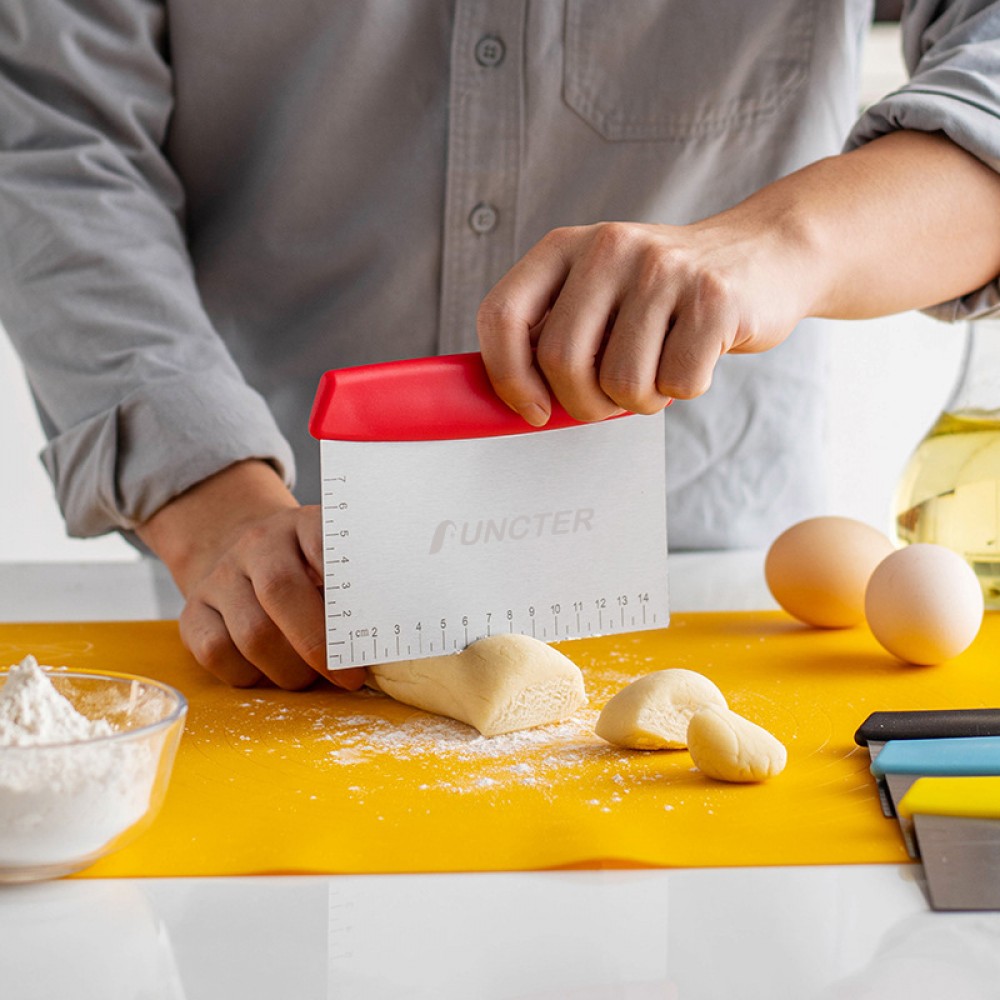 Promotional Multifunctional Stainless Steel Dough Pastry Scraper Chopper Pizza Cutter With Measuring Markings