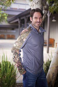 1/4 Zip Sweatshirt with Partial Licence Kings Camo Contrast